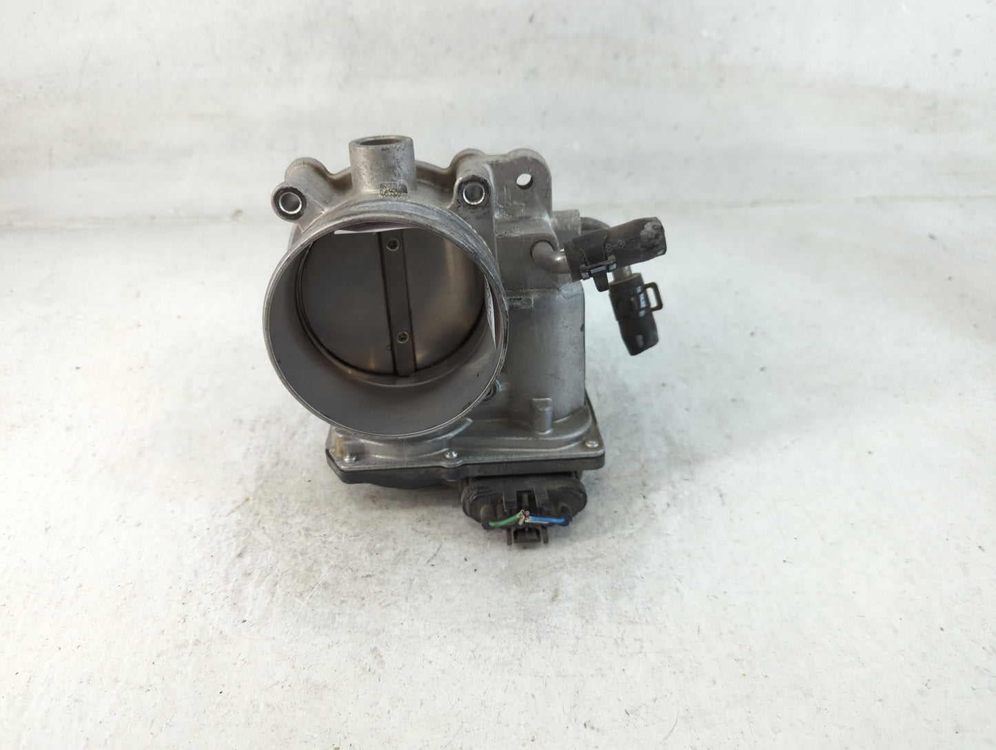 2013-2016 Hyundai Genesis Throttle Body P/N:35100-3CAB0 Fits Fits 2013 2014 2015 2016 OEM Used Auto Parts - Oemusedautoparts