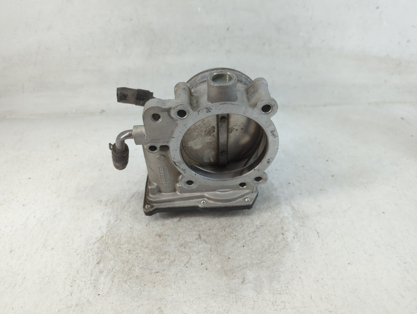 2013-2016 Hyundai Genesis Throttle Body P/N:35100-3CAB0 Fits Fits 2013 2014 2015 2016 OEM Used Auto Parts - Oemusedautoparts