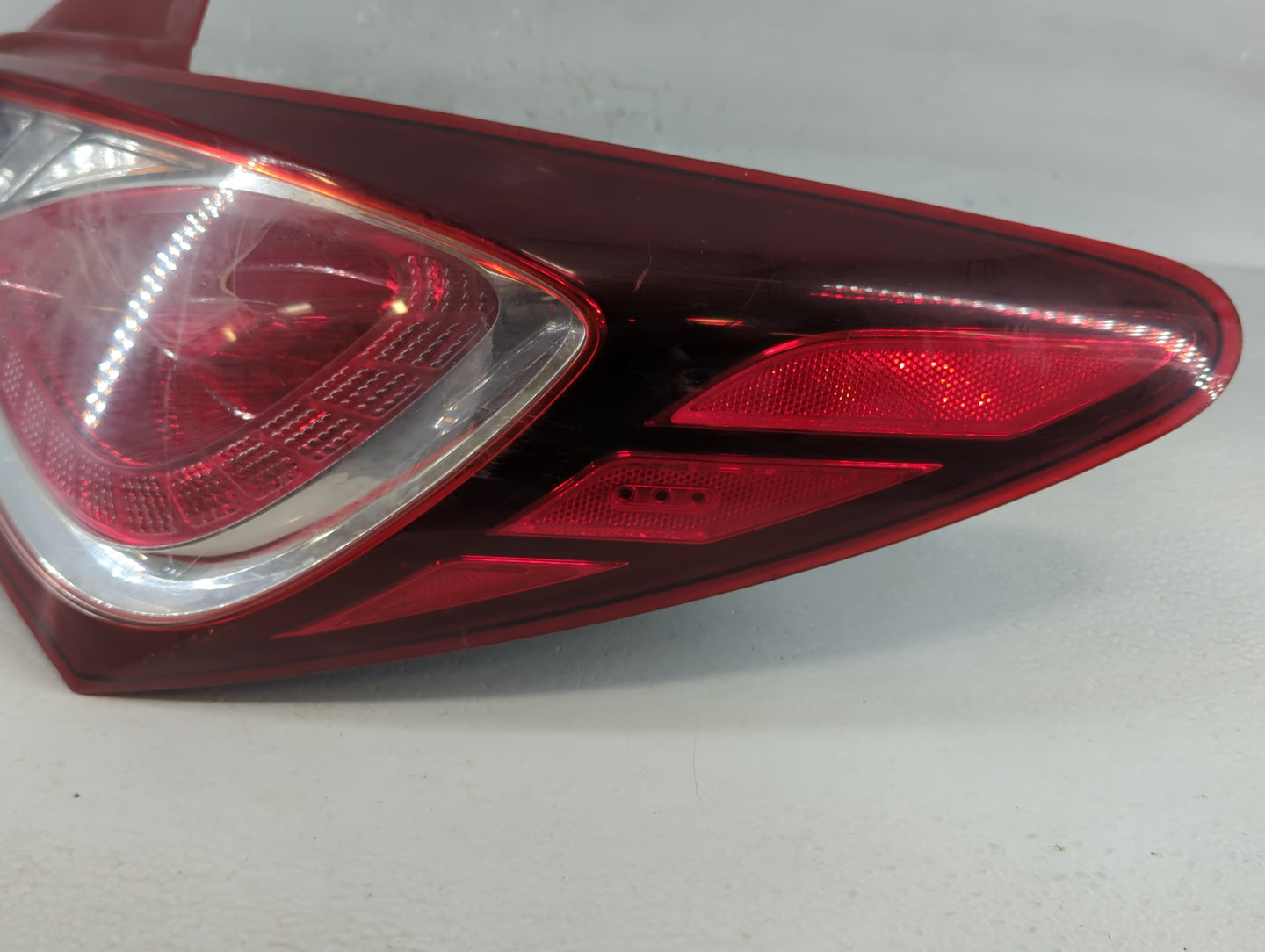 2012-2014 Hyundai Genesis Tail Light Assembly Driver Left OEM P/N:92402-2M5 Fits Fits 2012 2013 2014 OEM Used Auto Parts - O
