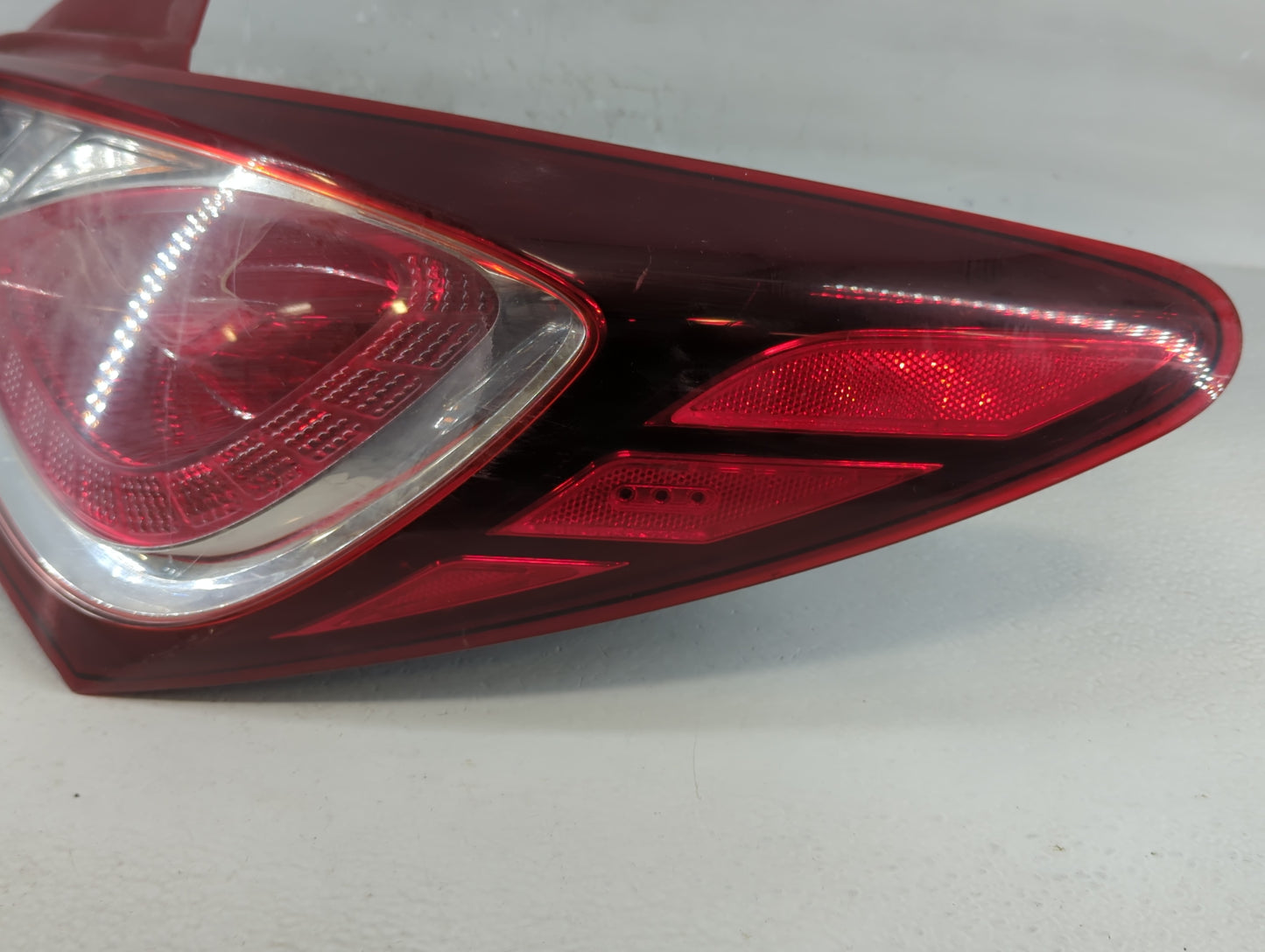 2012-2014 Hyundai Genesis Tail Light Assembly Driver Left OEM P/N:92402-2M5 Fits Fits 2012 2013 2014 OEM Used Auto Parts - O