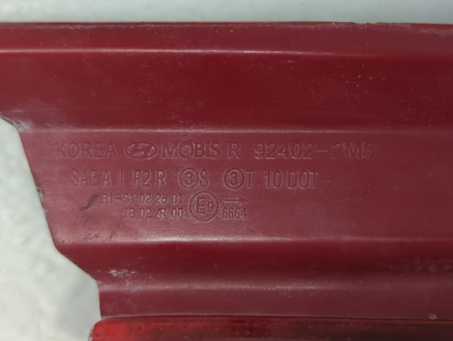 2012-2014 Hyundai Genesis Tail Light Assembly Driver Left OEM P/N:92402-2M5 Fits Fits 2012 2013 2014 OEM Used Auto Parts - O