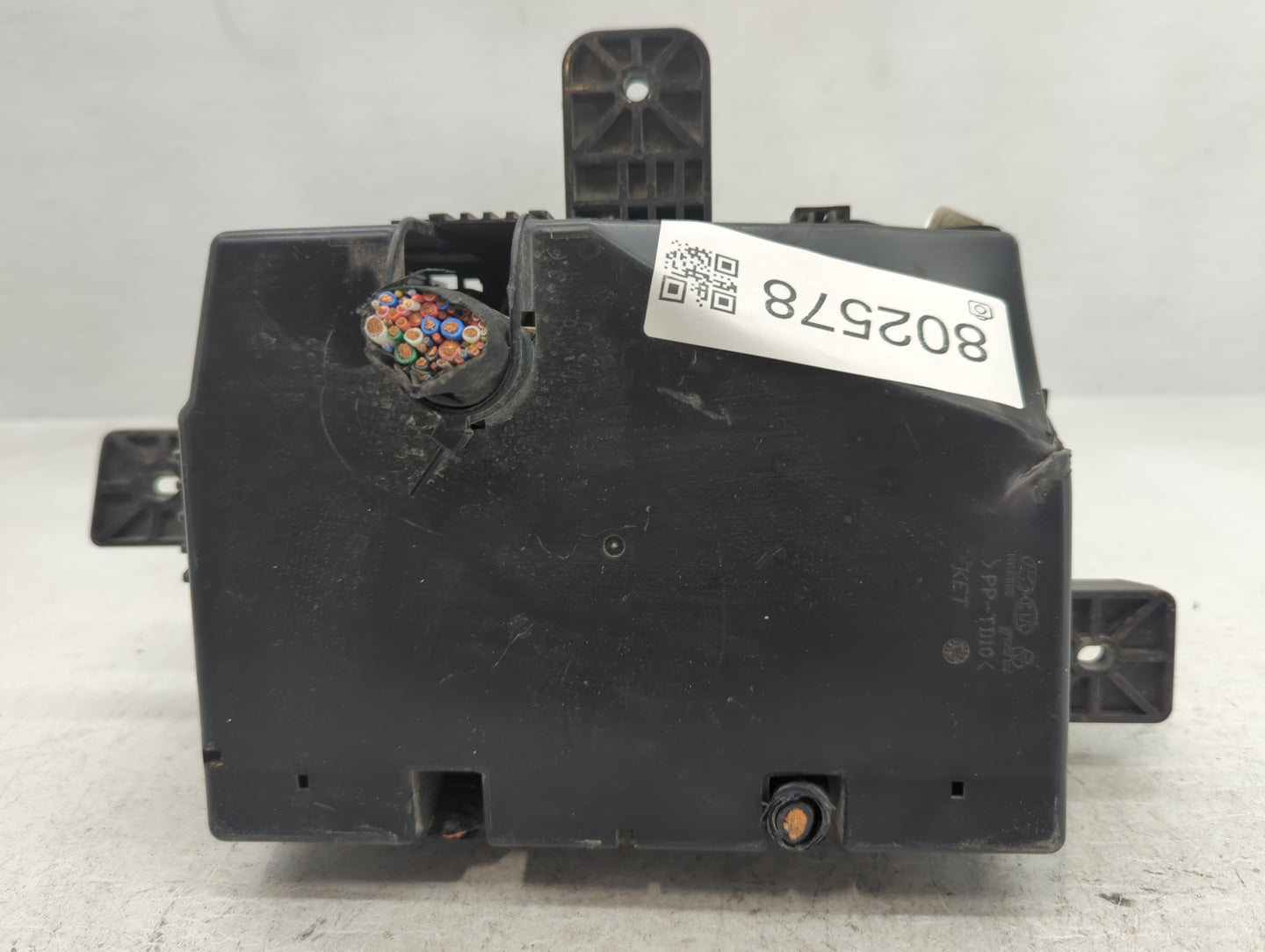 2013-2016 Hyundai Genesis Fusebox Fuse Box Panel Relay Module P/N:N91264-2M562 Fits Fits 2013 2014 2015 2016 OEM Used Auto P