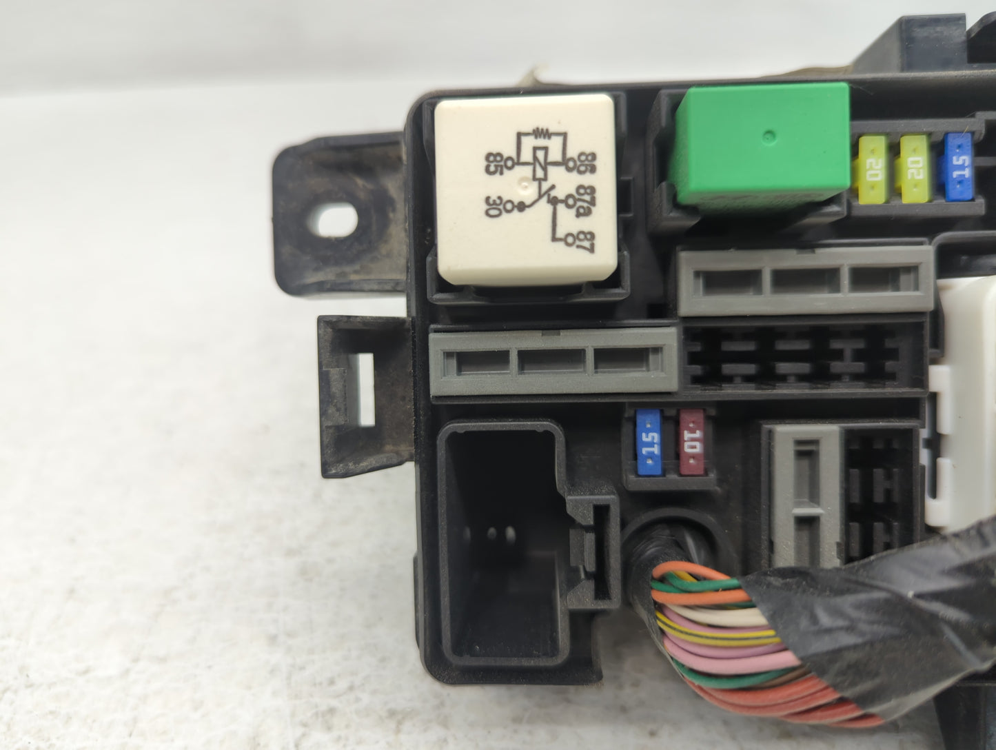 2013-2014 Hyundai Genesis Fusebox Fuse Box Panel Relay Module P/N:91470 2M081 Fits Fits 2013 2014 OEM Used Auto Parts - Oemu