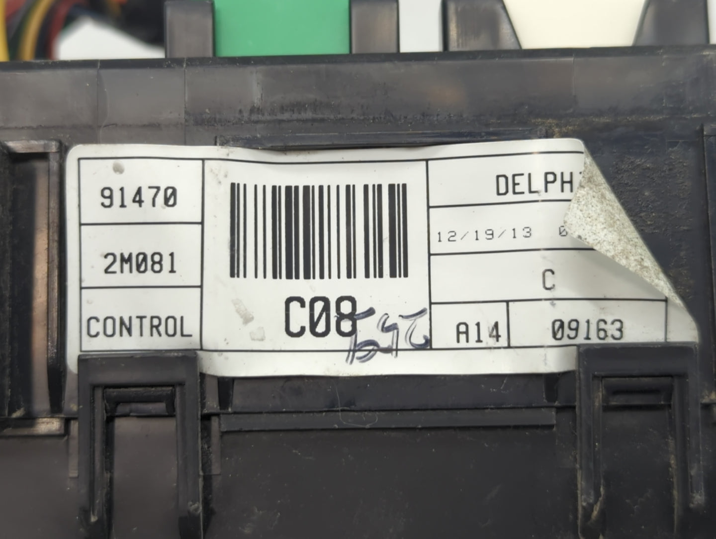2013-2014 Hyundai Genesis Fusebox Fuse Box Panel Relay Module P/N:91470 2M081 Fits Fits 2013 2014 OEM Used Auto Parts - Oemu