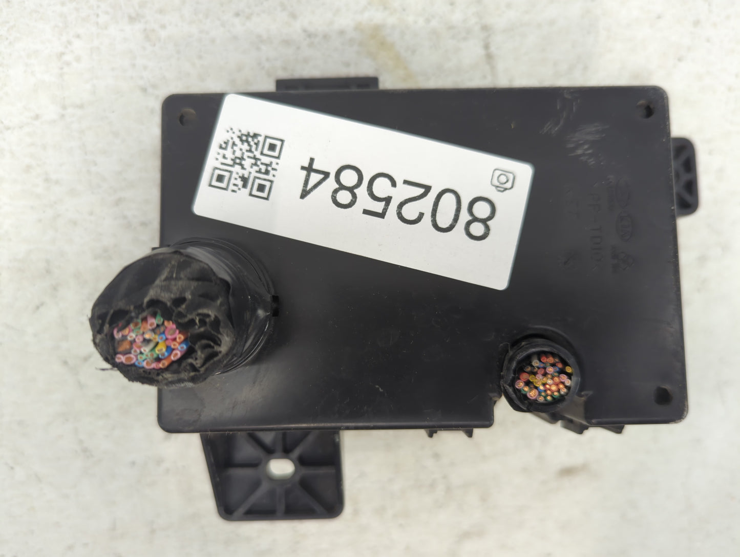 2013-2014 Hyundai Genesis Fusebox Fuse Box Panel Relay Module P/N:91470 2M081 Fits Fits 2013 2014 OEM Used Auto Parts - Oemu