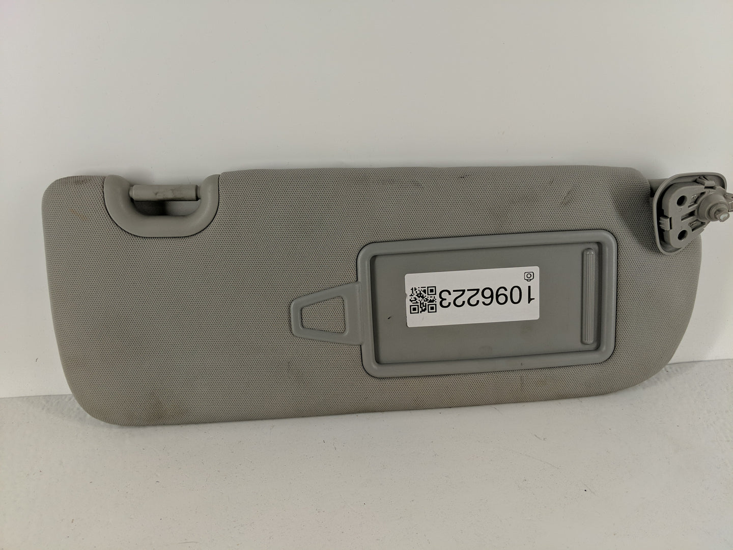 2014 Hyundai Santa Cruz Sun Visor Shade Replacement Passenger Right Mirror Fits Fits 2013 2015 2016 2017 2018 2019 OEM Used 