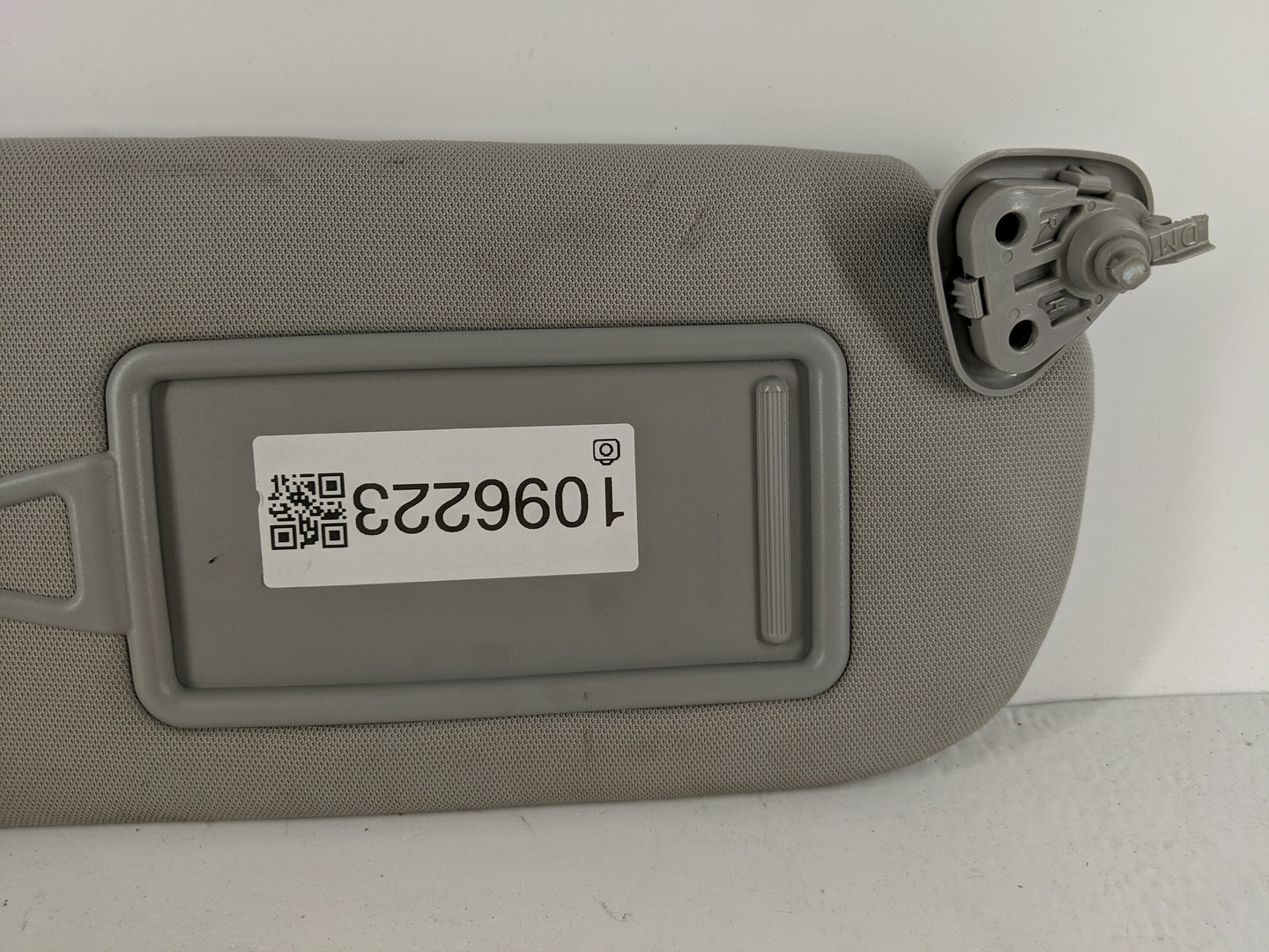 2014 Hyundai Santa Cruz Sun Visor Shade Replacement Passenger Right Mirror Fits Fits 2013 2015 2016 2017 2018 2019 OEM Used 