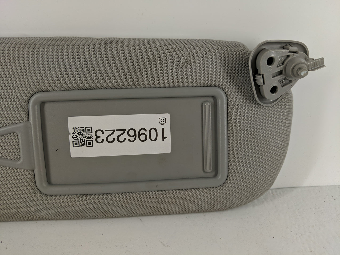 2014 Hyundai Santa Cruz Sun Visor Shade Replacement Passenger Right Mirror Fits Fits 2013 2015 2016 2017 2018 2019 OEM Used 