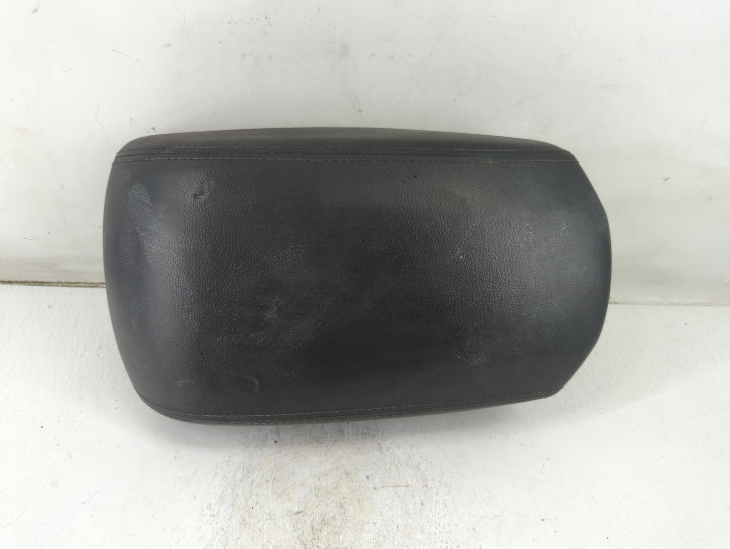 2014 Hyundai Santa Fe Center Console Armrest Cover Lid Fits OEM Used Auto Parts - Oemusedautoparts1.com