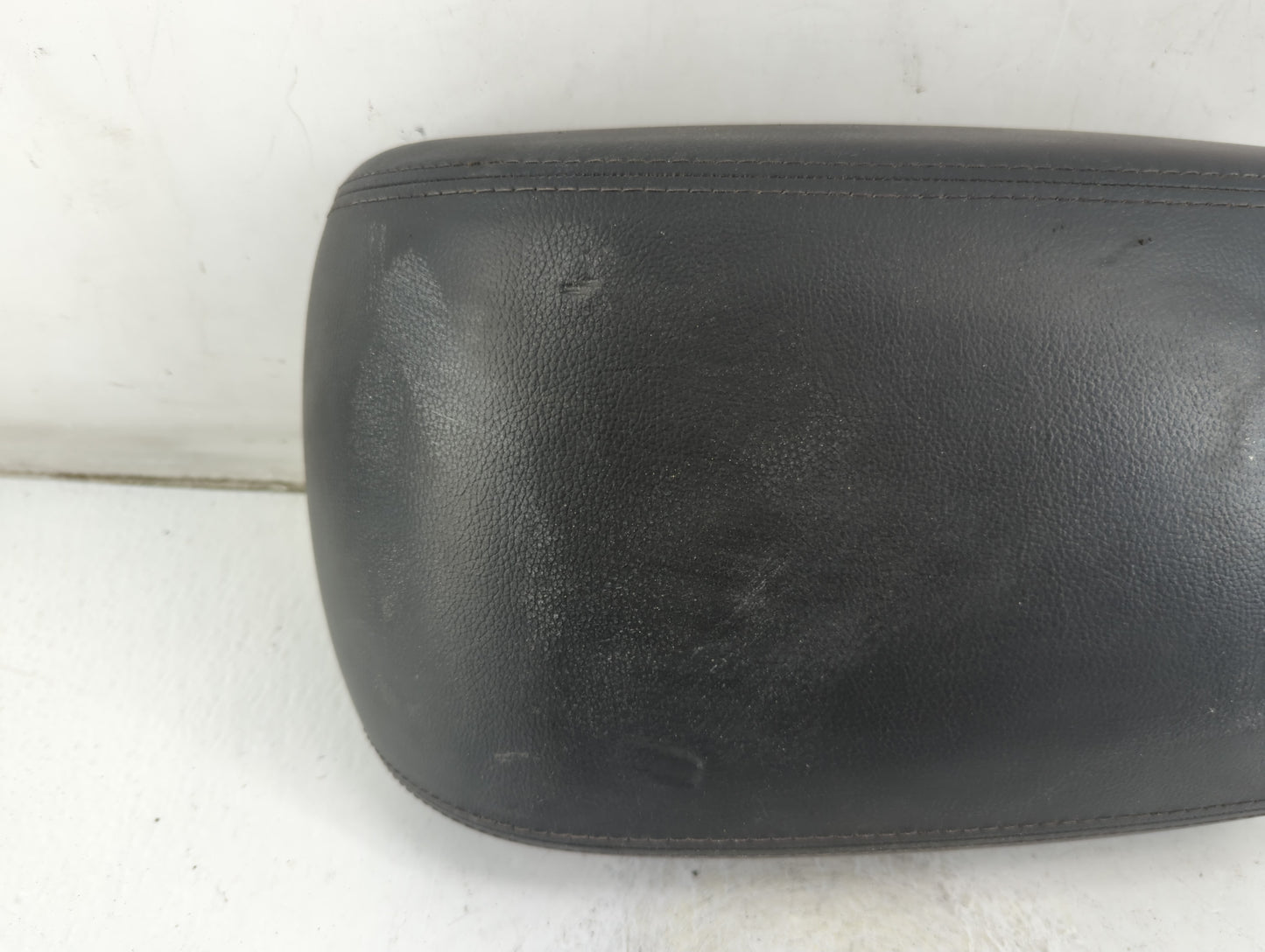 2014 Hyundai Santa Fe Center Console Armrest Cover Lid Fits OEM Used Auto Parts - Oemusedautoparts1.com
