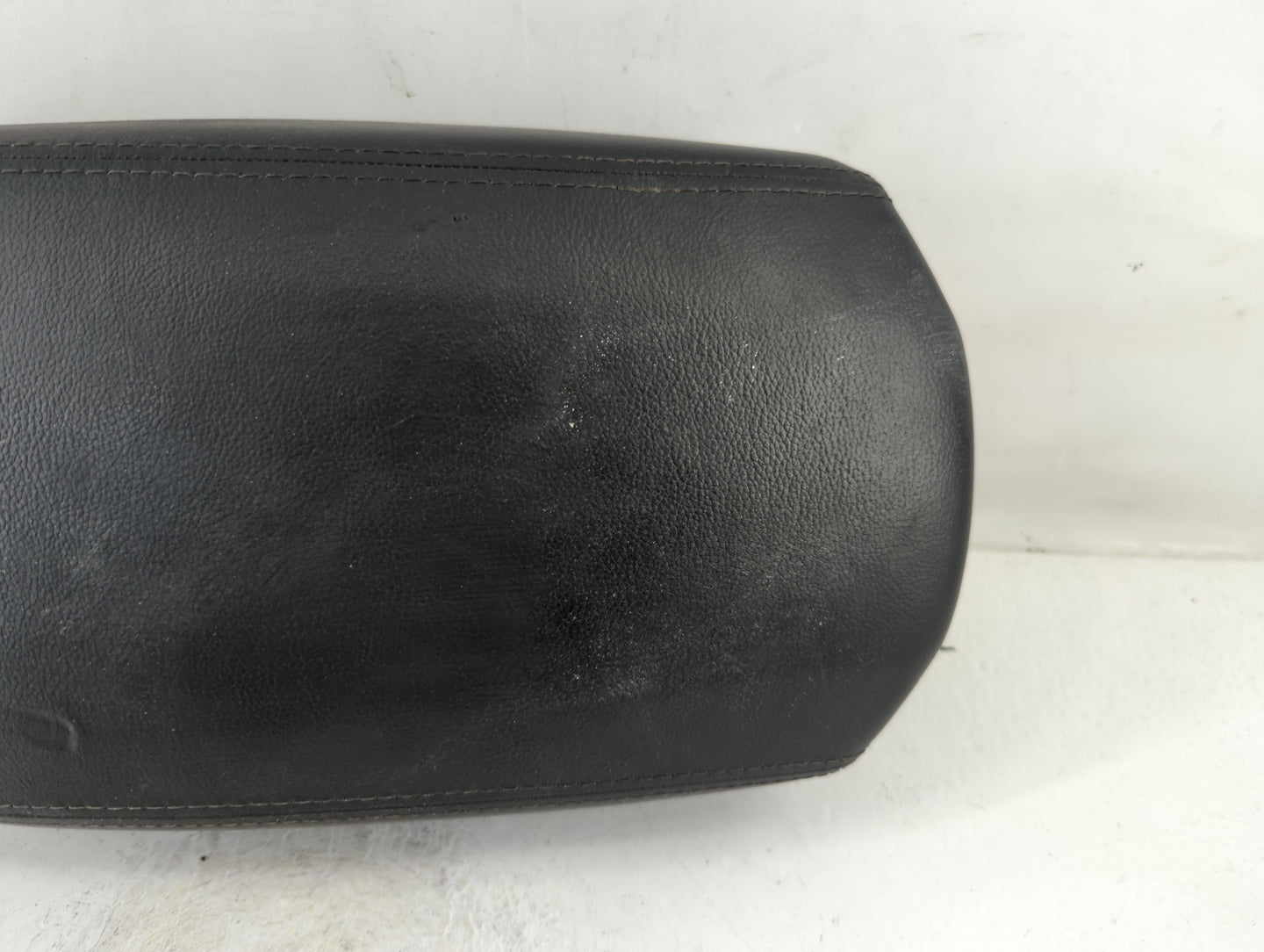 2014 Hyundai Santa Fe Center Console Armrest Cover Lid Fits OEM Used Auto Parts - Oemusedautoparts1.com