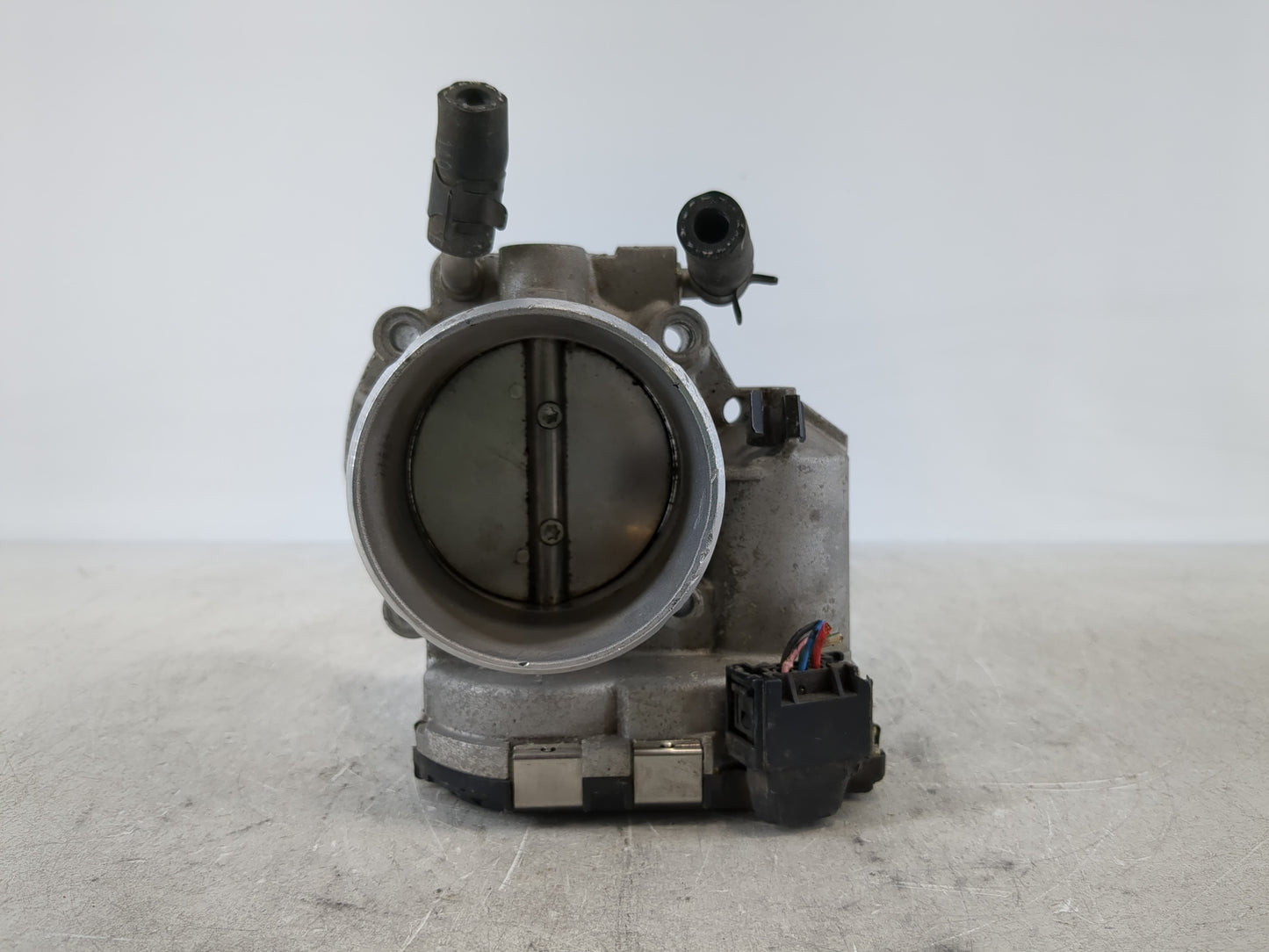 2014 Hyundai Santa Fe Throttle Body P/N:35100-2G700 Fits Fits 2011 2012 2013 2015 2016 OEM Used Auto Parts - Oemusedautopart