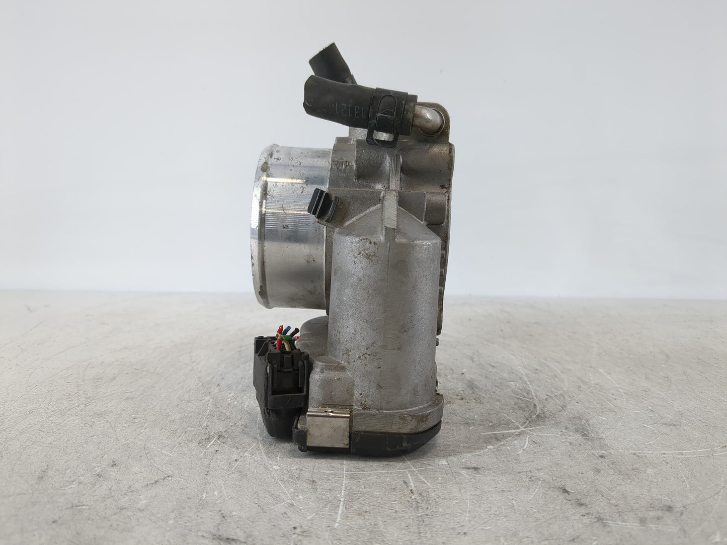 2014 Hyundai Santa Fe Throttle Body P/N:35100-2G700 Fits Fits 2011 2012 2013 2015 2016 OEM Used Auto Parts - Oemusedautopart