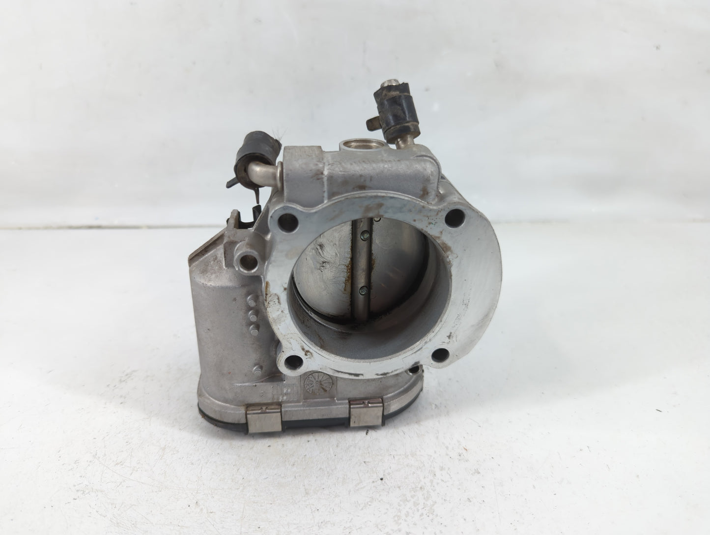 2014 Hyundai Santa Fe Throttle Body Fits Fits 2011 2012 2013 2015 2016 OEM Used Auto Parts - Oemusedautoparts1.com