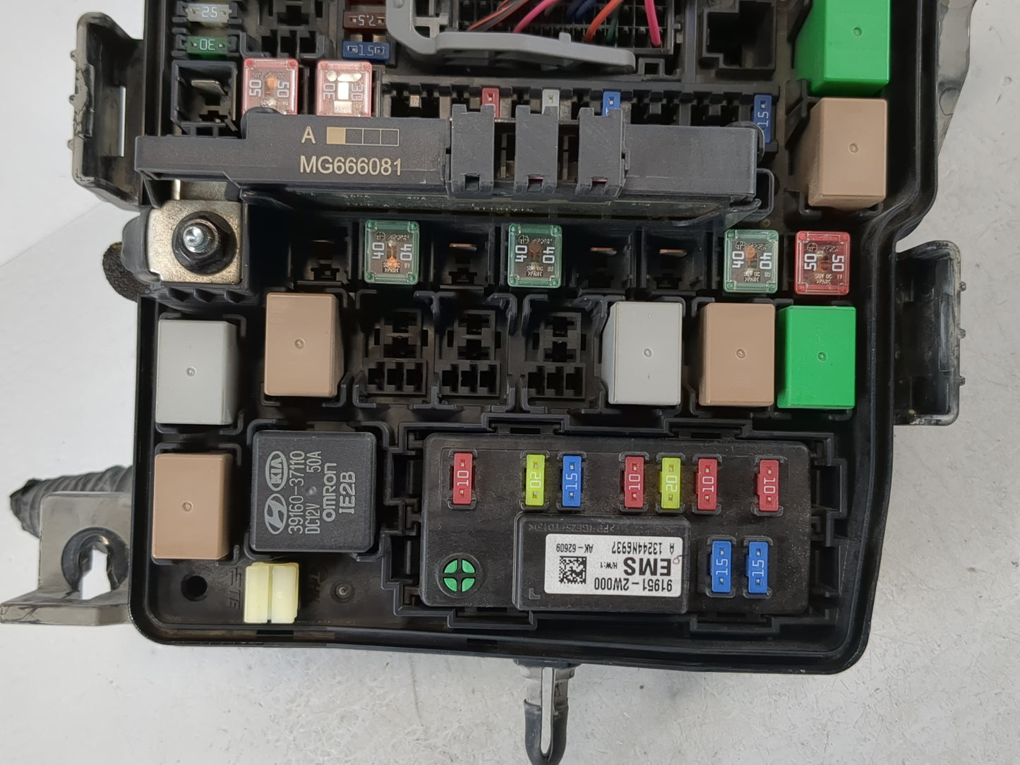 2014 Hyundai Santa Fe Fusebox Fuse Box Panel Relay Module P/N:91941-4Z011QQH Fits OEM Used Auto Parts - Oemusedautoparts1.co