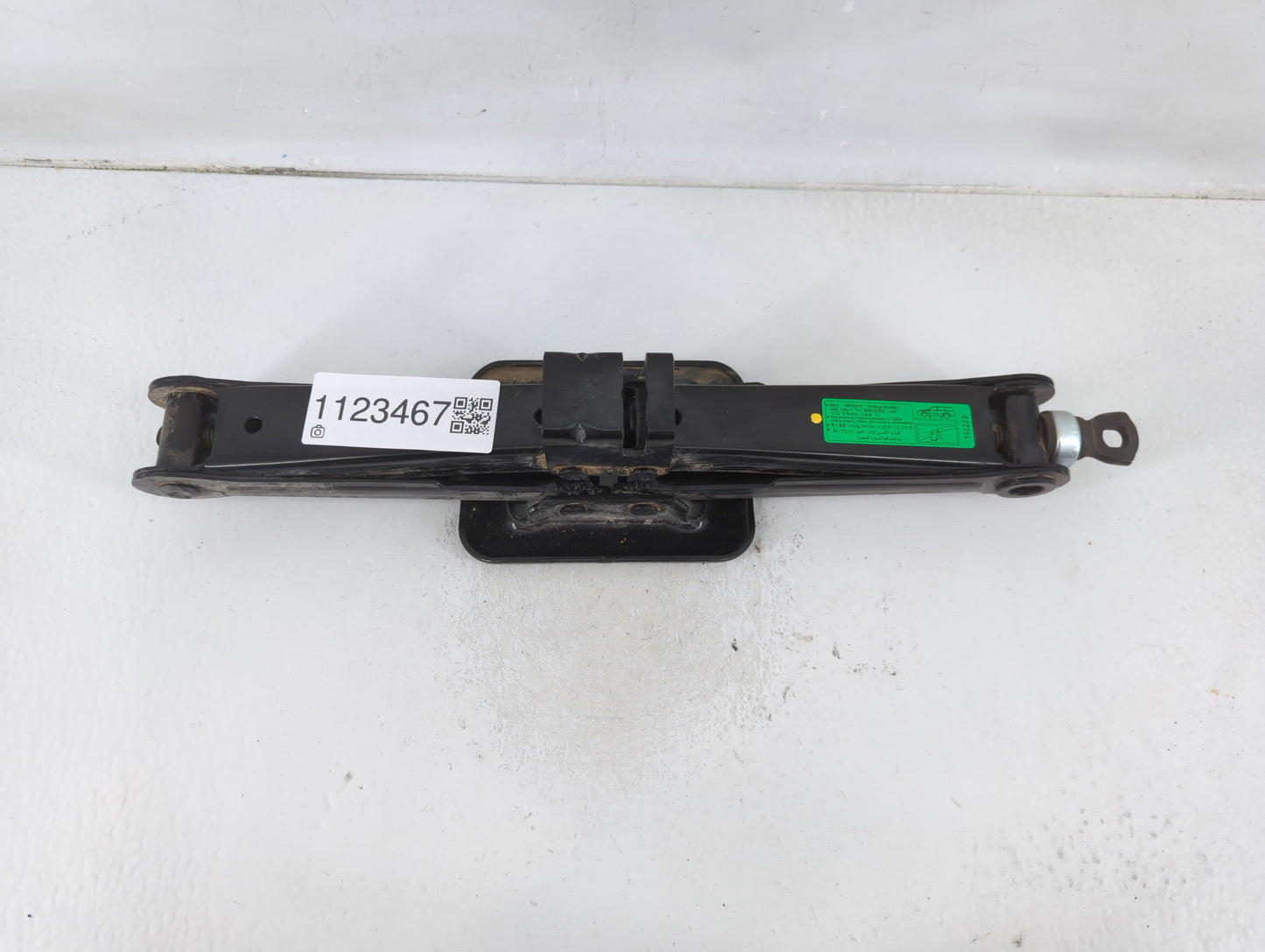 2014 Hyundai Santa Fe Spare Scissor Car Jack - Oemusedautoparts1.com