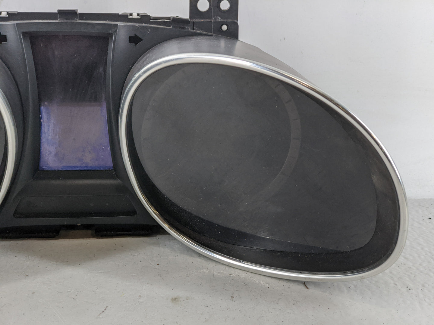 2014 Hyundai Santa Fe Instrument Cluster Speedometer Gauges P/N:94011-B8051 Fits OEM Used Auto Parts - Oemusedautoparts1.com