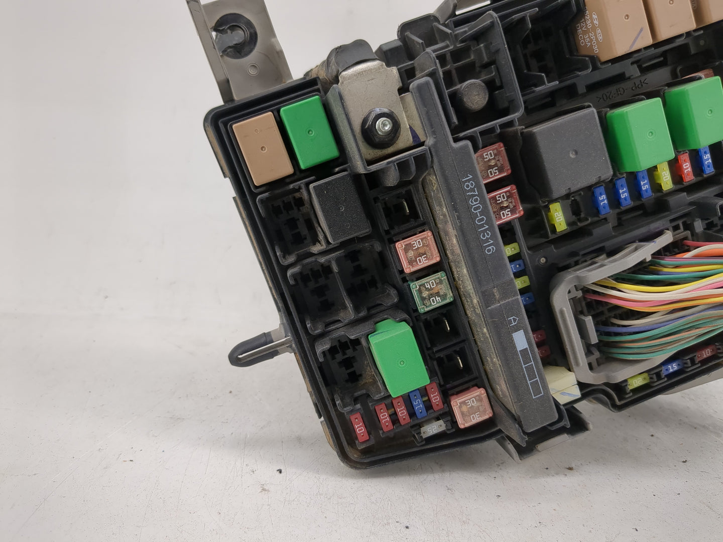 2014 Hyundai Santa Fe Fusebox Fuse Box Panel Relay Module P/N:18790-01316 Fits OEM Used Auto Parts - Oemusedautoparts1.com
