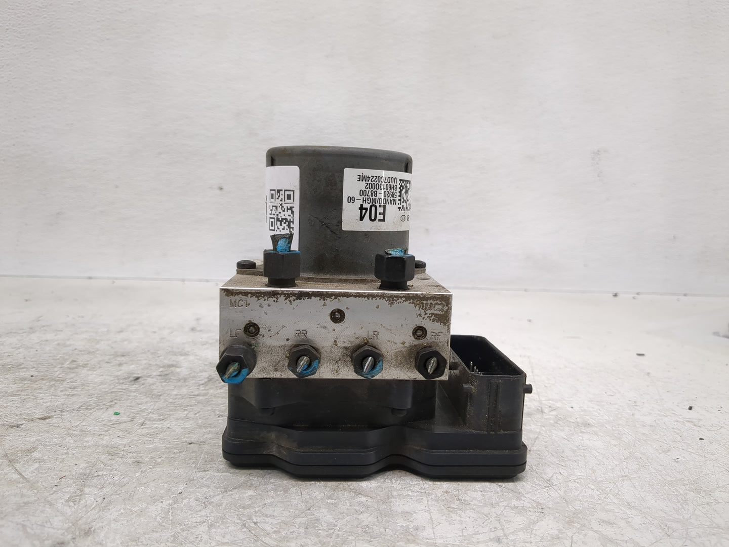2014 Hyundai Santa Fe ABS Pump Control Module Replacement P/N:BE6003O003 Fits OEM Used Auto Parts - Oemusedautoparts1.com