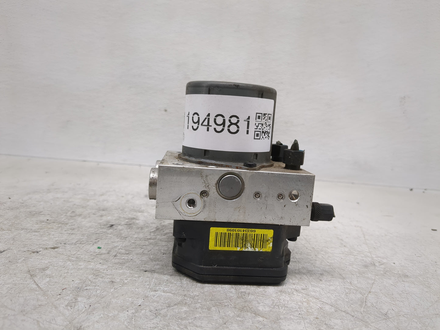 2014 Hyundai Santa Fe ABS Pump Control Module Replacement P/N:BE6003O003 Fits OEM Used Auto Parts - Oemusedautoparts1.com