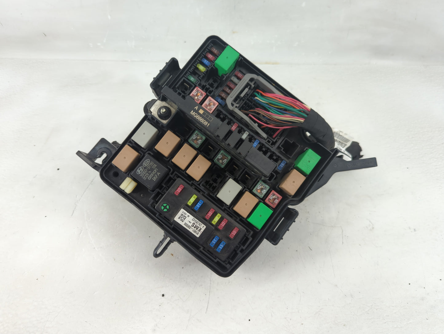 2014 Hyundai Santa Fe Fusebox Fuse Box Panel Relay Module Fits OEM Used Auto Parts - Oemusedautoparts1.com