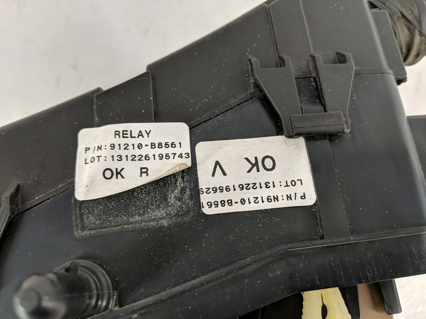2013-2016 Hyundai Santa Fe Fusebox Fuse Box Panel Relay Module P/N:91210-B8561 Fits Fits 2013 2014 2015 2016 OEM Used Auto P
