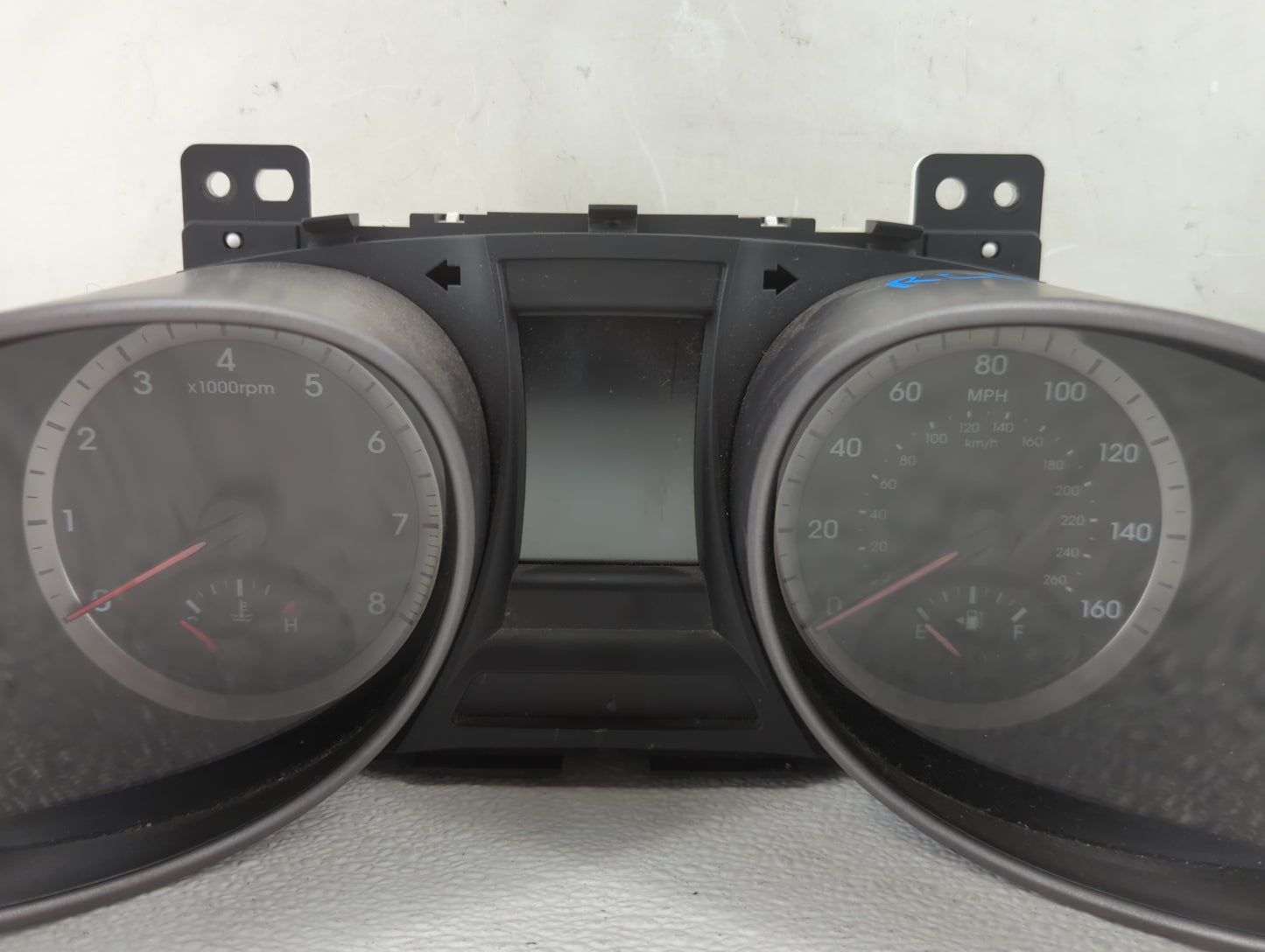 2013-2014 Hyundai Santa Fe Instrument Cluster Speedometer Gauges P/N:TN157560-1019 P265Z001 Fits Fits 2013 2014 OEM Used Aut
