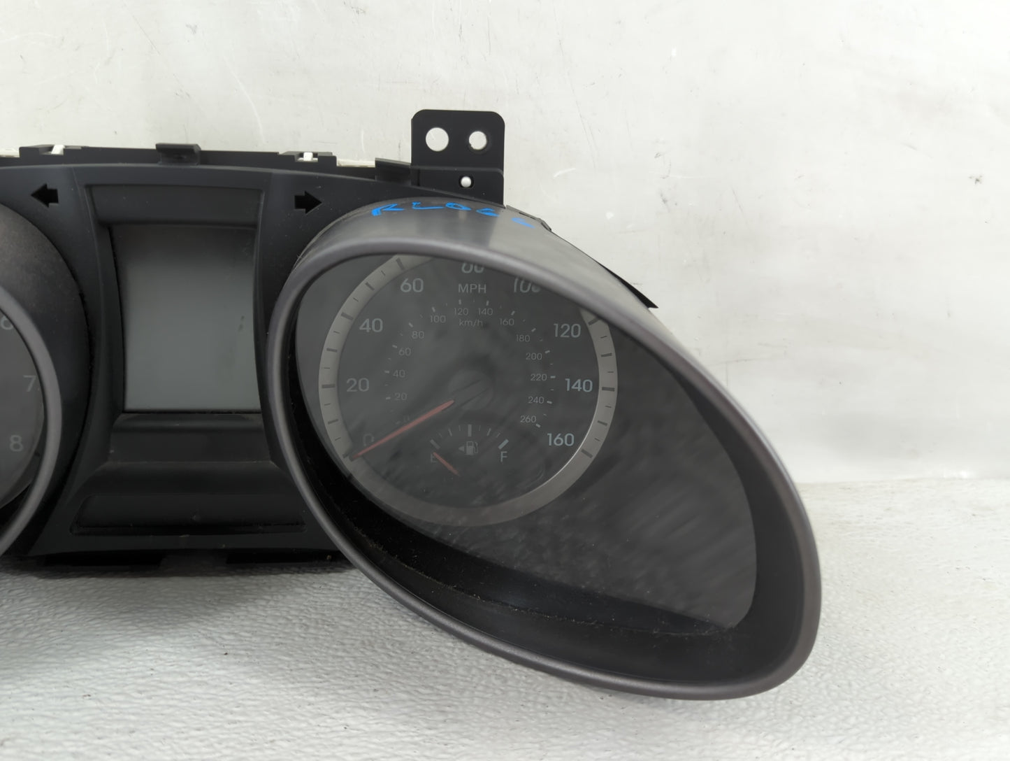 2013-2014 Hyundai Santa Fe Instrument Cluster Speedometer Gauges P/N:TN157560-1019 P265Z001 Fits Fits 2013 2014 OEM Used Aut