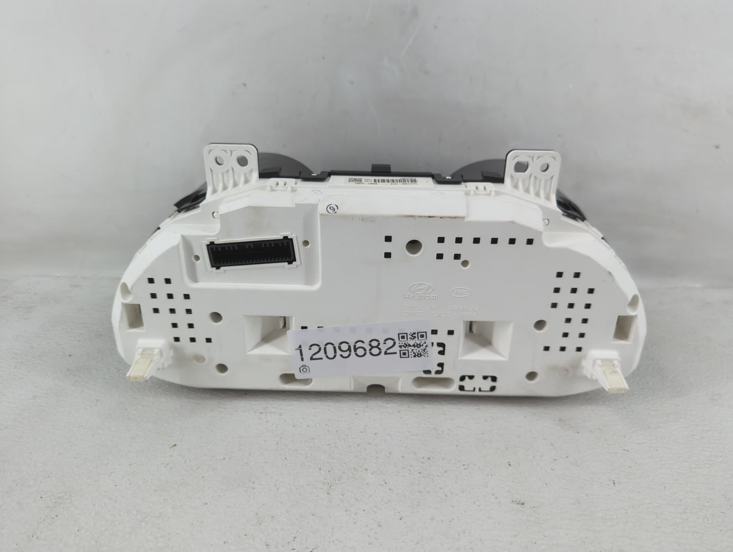 2013-2014 Hyundai Santa Fe Instrument Cluster Speedometer Gauges P/N:TN157560-1019 P265Z001 Fits Fits 2013 2014 OEM Used Aut