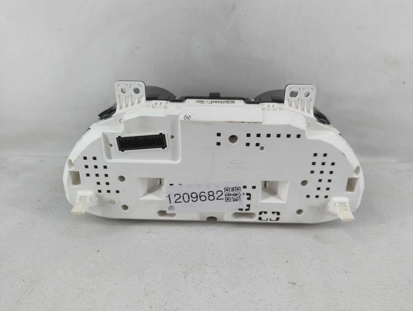 2013-2014 Hyundai Santa Fe Instrument Cluster Speedometer Gauges P/N:TN157560-1019 P265Z001 Fits Fits 2013 2014 OEM Used Aut