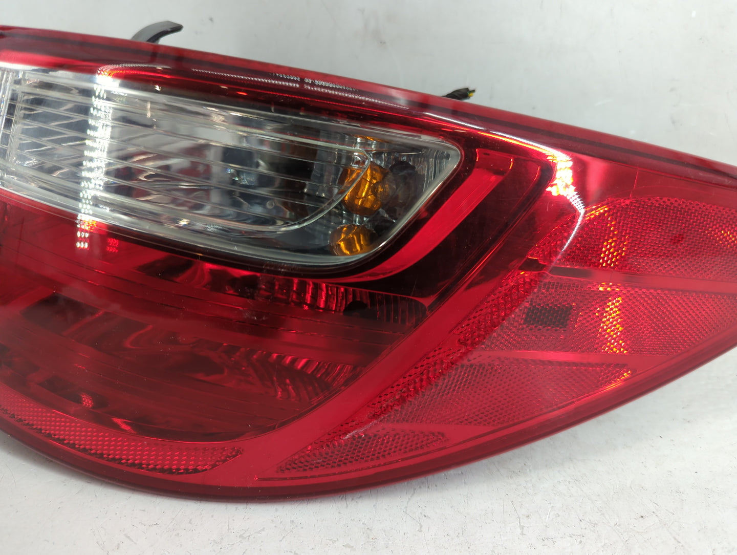 2013-2016 Hyundai Santa Fe Tail Light Assembly Passenger Right OEM Fits Fits 2013 2014 2015 2016 OEM Used Auto Parts - Oemus