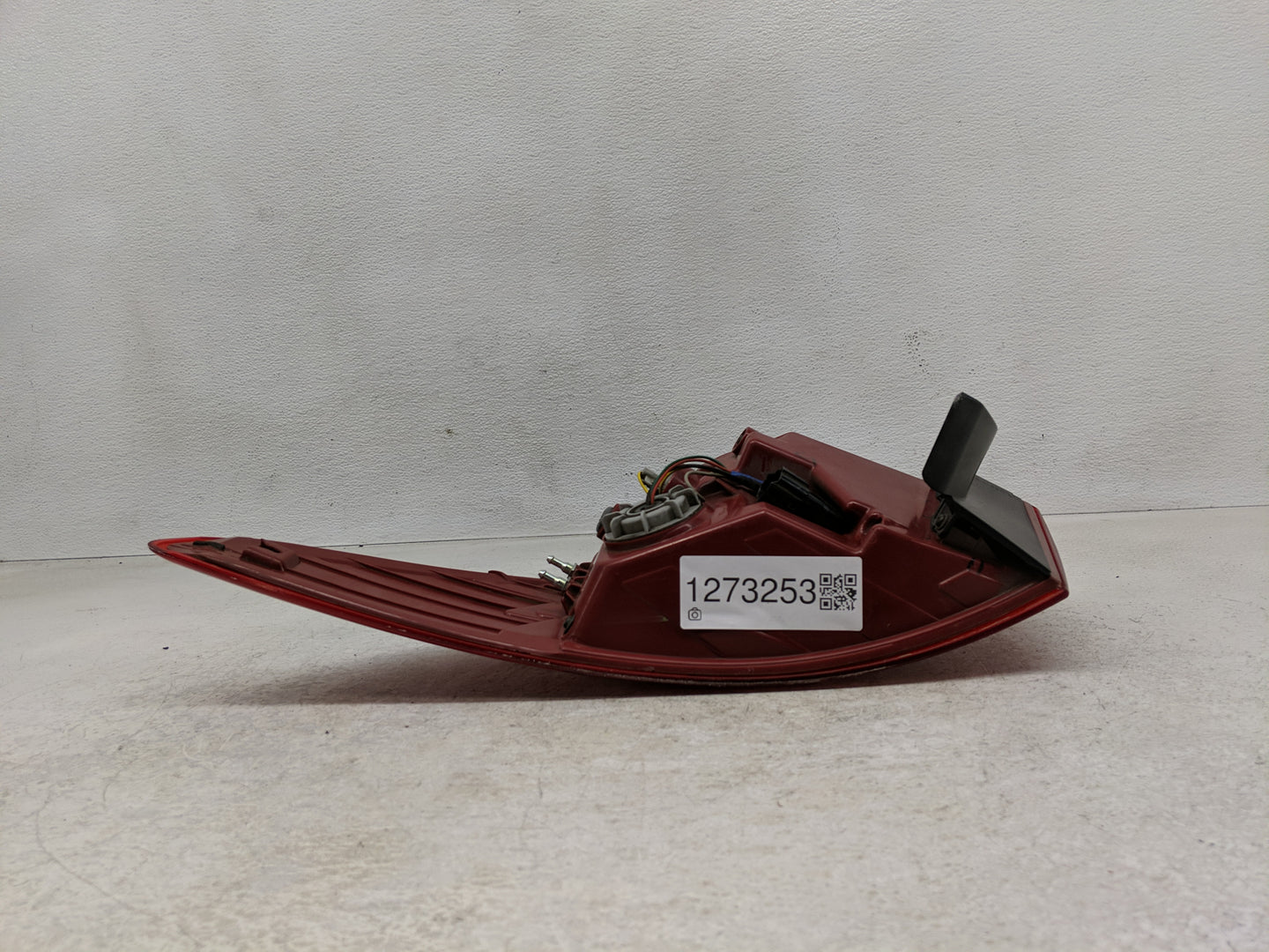 2013-2016 Hyundai Santa Fe Tail Light Assembly Driver Left OEM P/N:92401-4Z000 Fits Fits 2013 2014 2015 2016 OEM Used Auto P