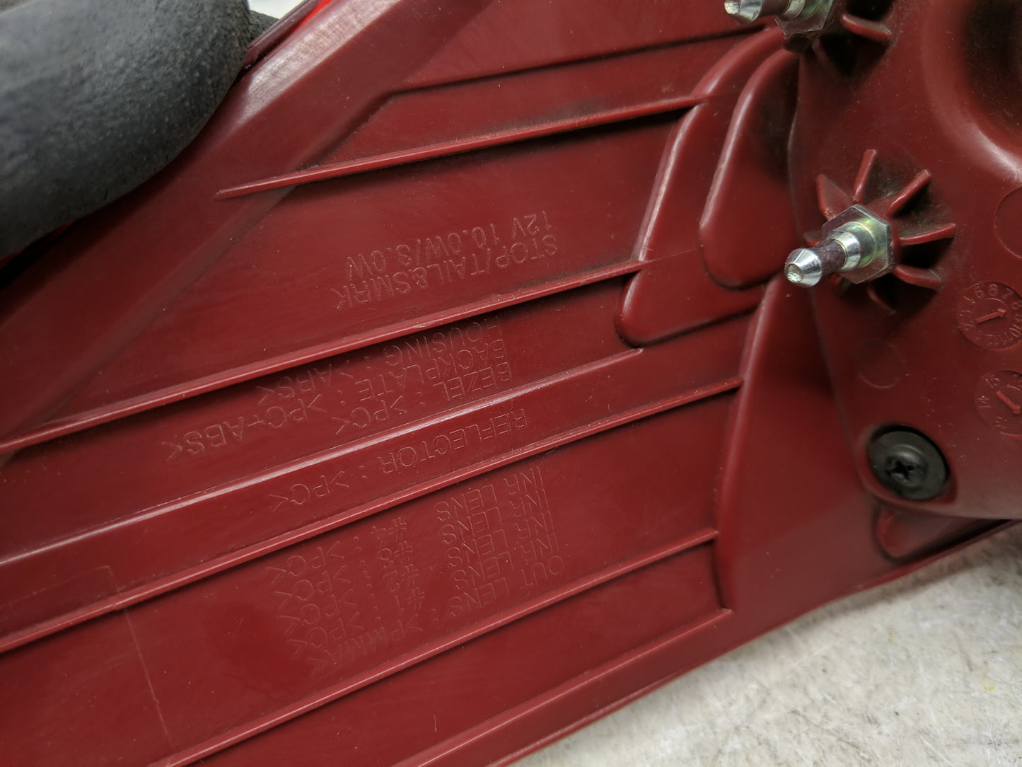 2013-2016 Hyundai Santa Fe Tail Light Assembly Driver Left OEM P/N:92401-4Z000 Fits Fits 2013 2014 2015 2016 OEM Used Auto P