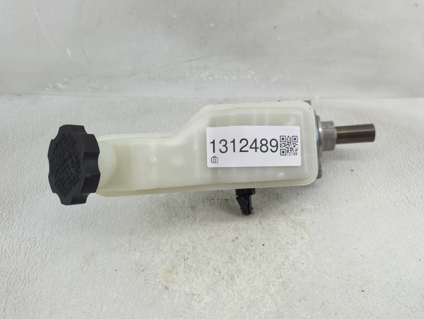 2013-2019 Hyundai Santa Fe Brake Master Cylinder 1312489 - Oemusedautoparts1.com