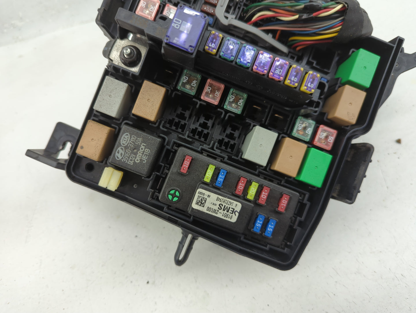 2013-2016 Hyundai Santa Fe Fusebox Fuse Box Panel Relay Module P/N:N91210-B8561 Fits Fits 2013 2014 2015 2016 OEM Used Auto 