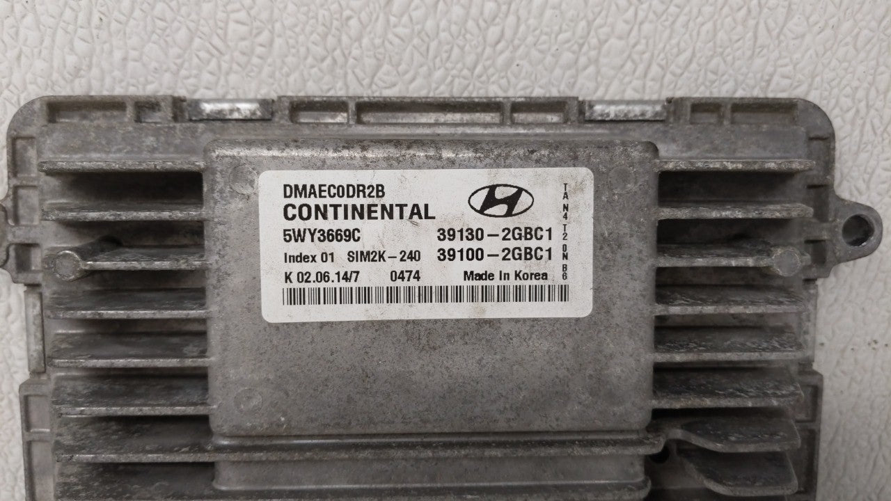 2014 Hyundai Santa Fe PCM Engine Control Computer ECU ECM PCU OEM P/N:39130-2GBC2 39100-2GBC2 Fits OEM Used Auto Parts - Oem