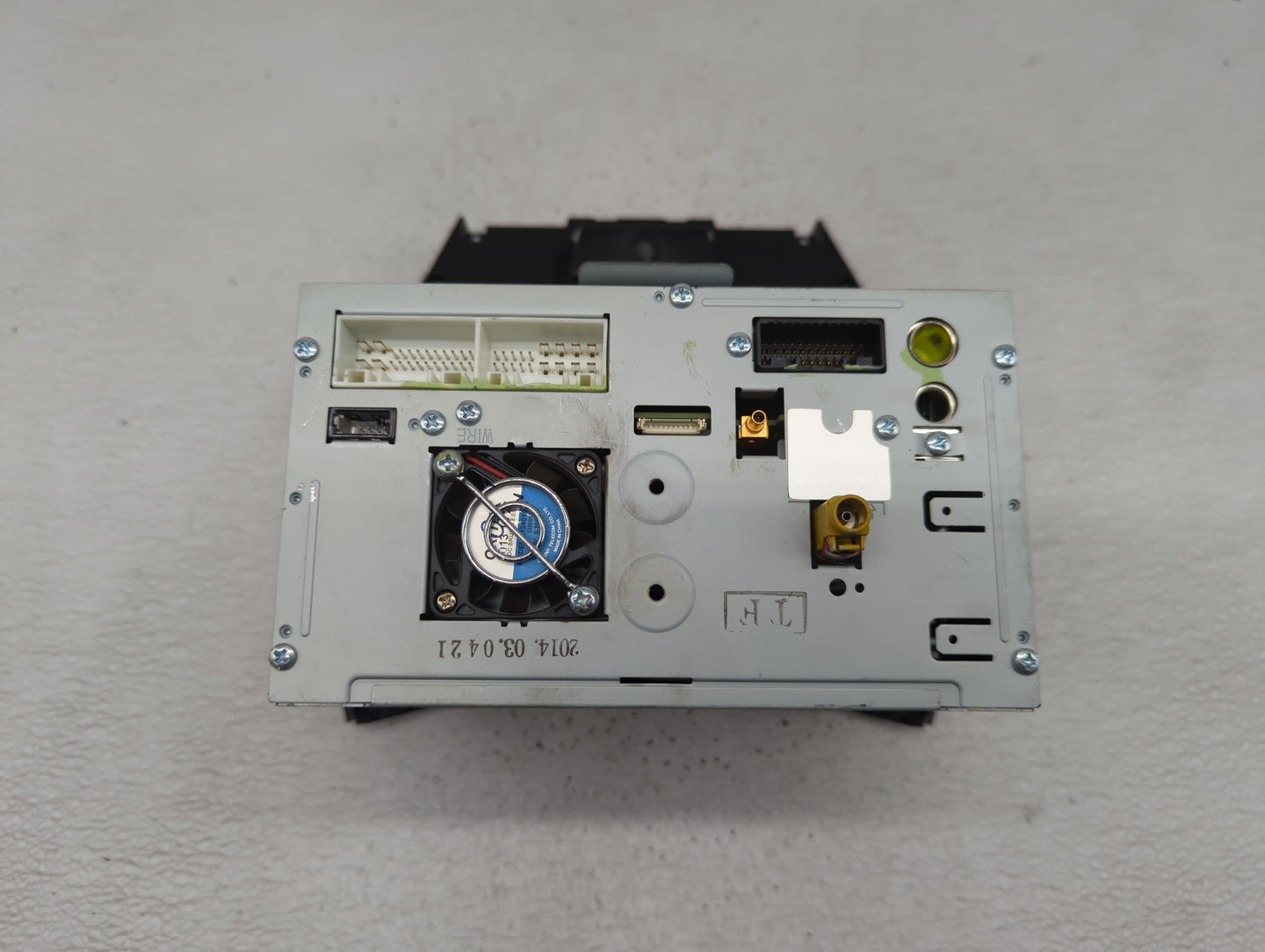 2014 Hyundai Santa Fe Radio AM FM Cd Player Receiver Replacement P/N:96560-4Z1124X Fits OEM Used Auto Parts - Oemusedautopar