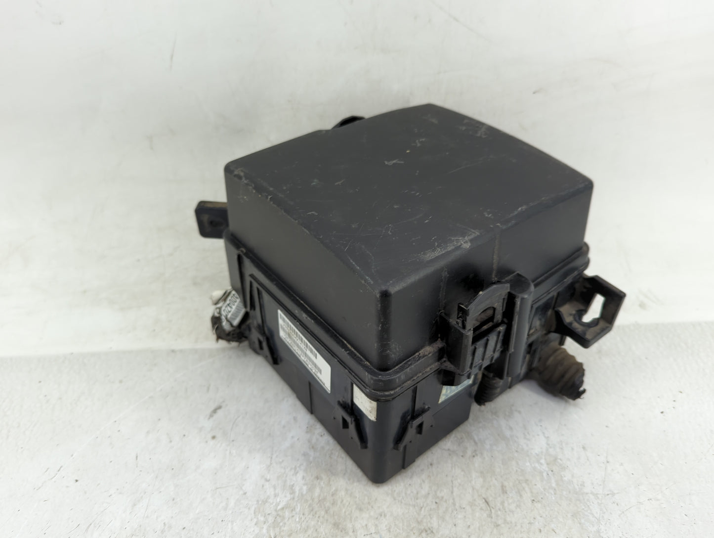 2014 Hyundai Santa Fe Fusebox Fuse Box Panel Relay Module Fits OEM Used Auto Parts - Oemusedautoparts1.com