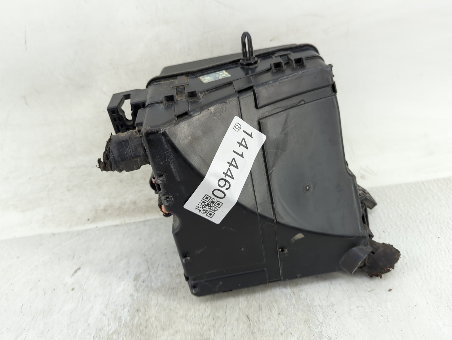 2014 Hyundai Santa Fe Fusebox Fuse Box Panel Relay Module Fits OEM Used Auto Parts - Oemusedautoparts1.com