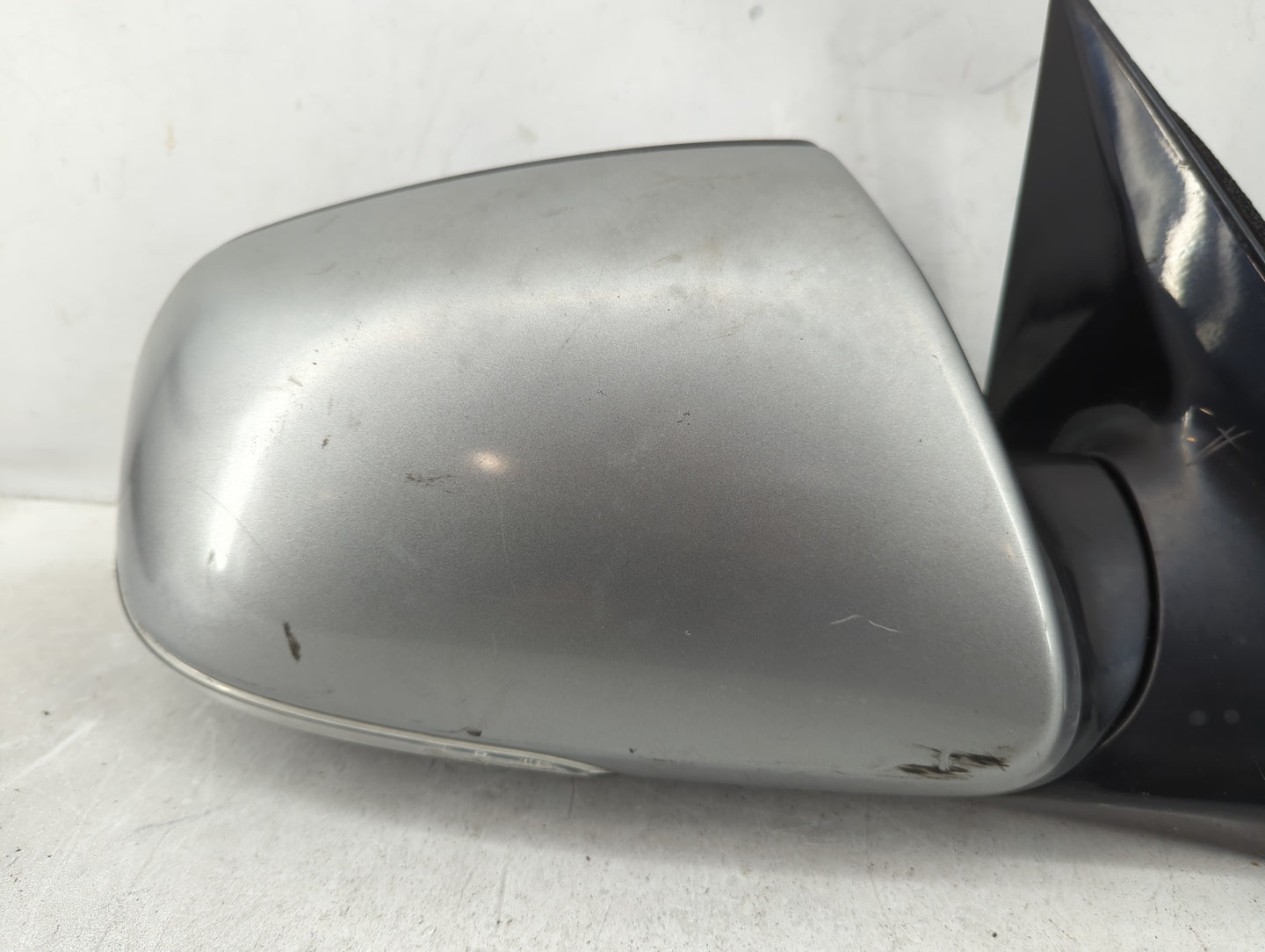 2014 Hyundai Santa Fe Passenger Side View Mirror - Right Door Mirror OEM Used - Oemusedautoparts1.com