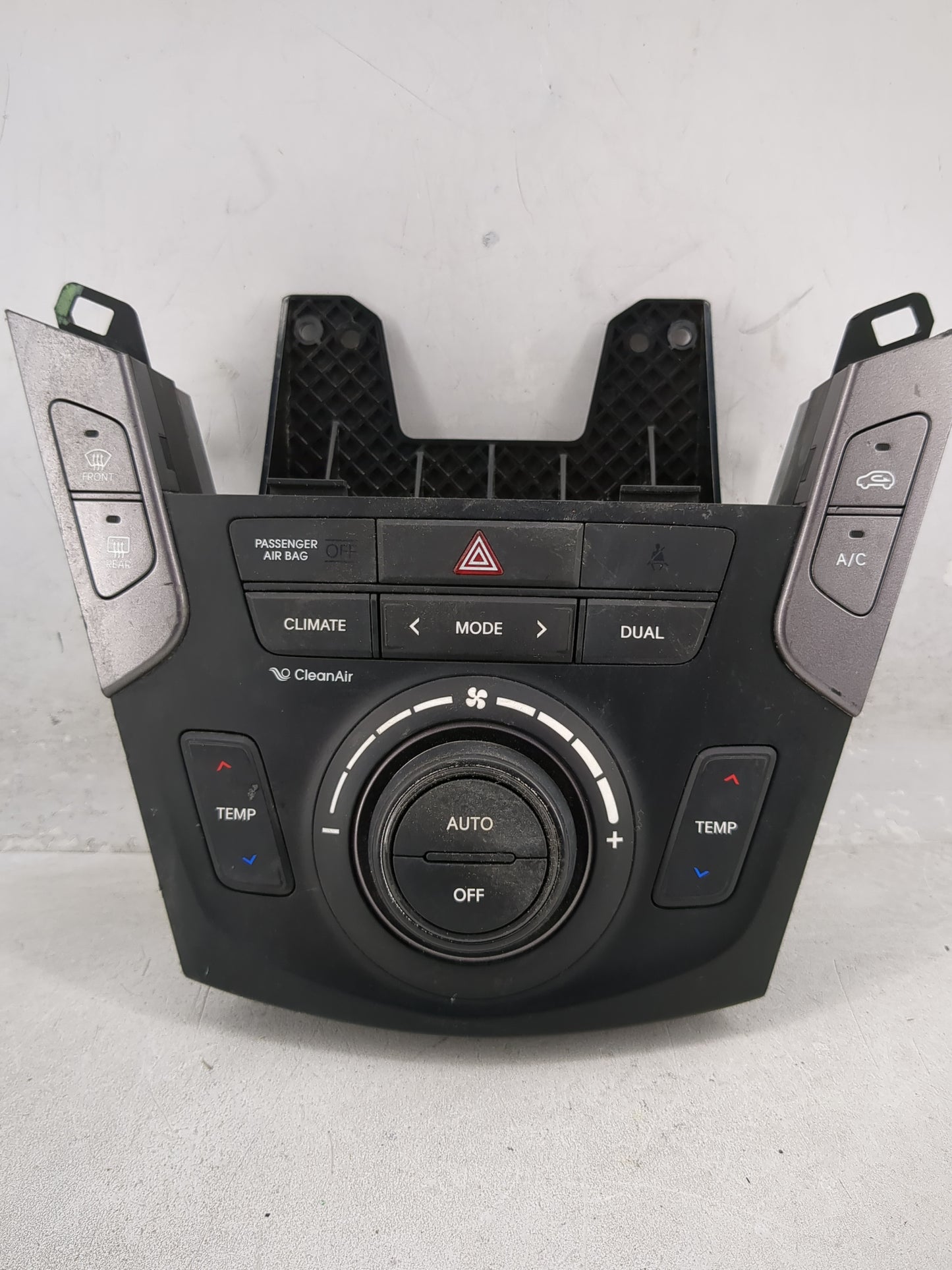 2013-2016 Hyundai Santa Fe Climate Control Module Temperature AC/Heater Replacement Fits Fits 2013 2014 2015 2016 OEM Used A
