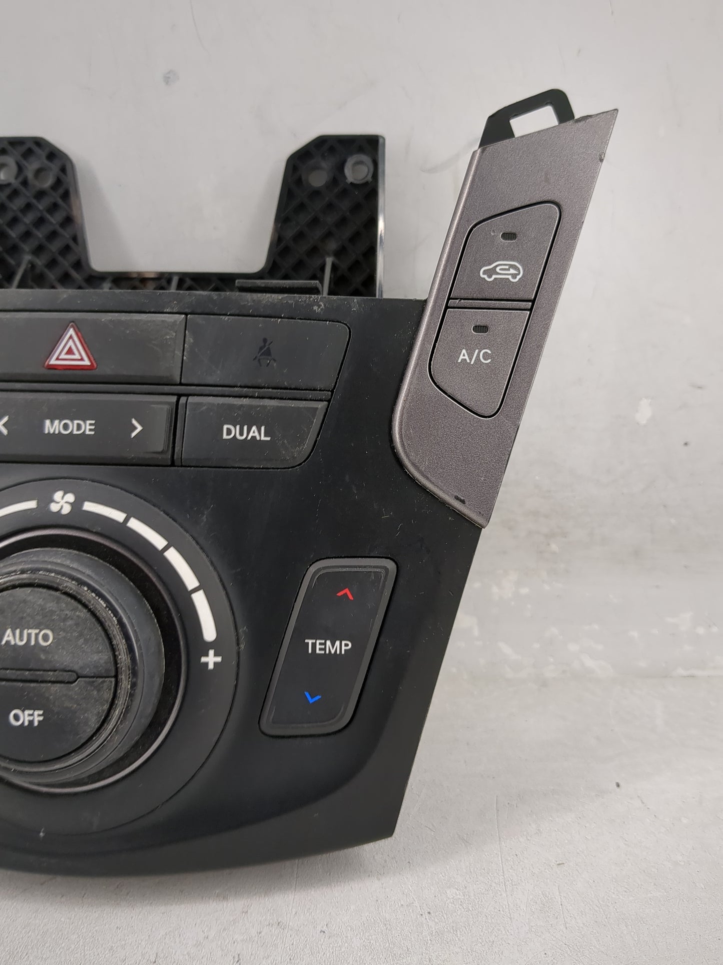 2013-2016 Hyundai Santa Fe Climate Control Module Temperature AC/Heater Replacement Fits Fits 2013 2014 2015 2016 OEM Used A