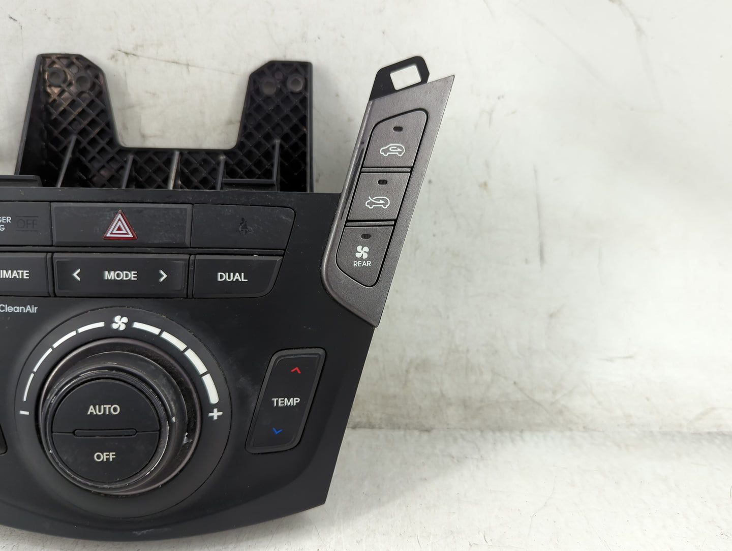2013-2016 Hyundai Santa Fe Climate Control Module Temperature AC/Heater Replacement P/N:97250-B8451 97250-4ZXXX Fits OEM Use