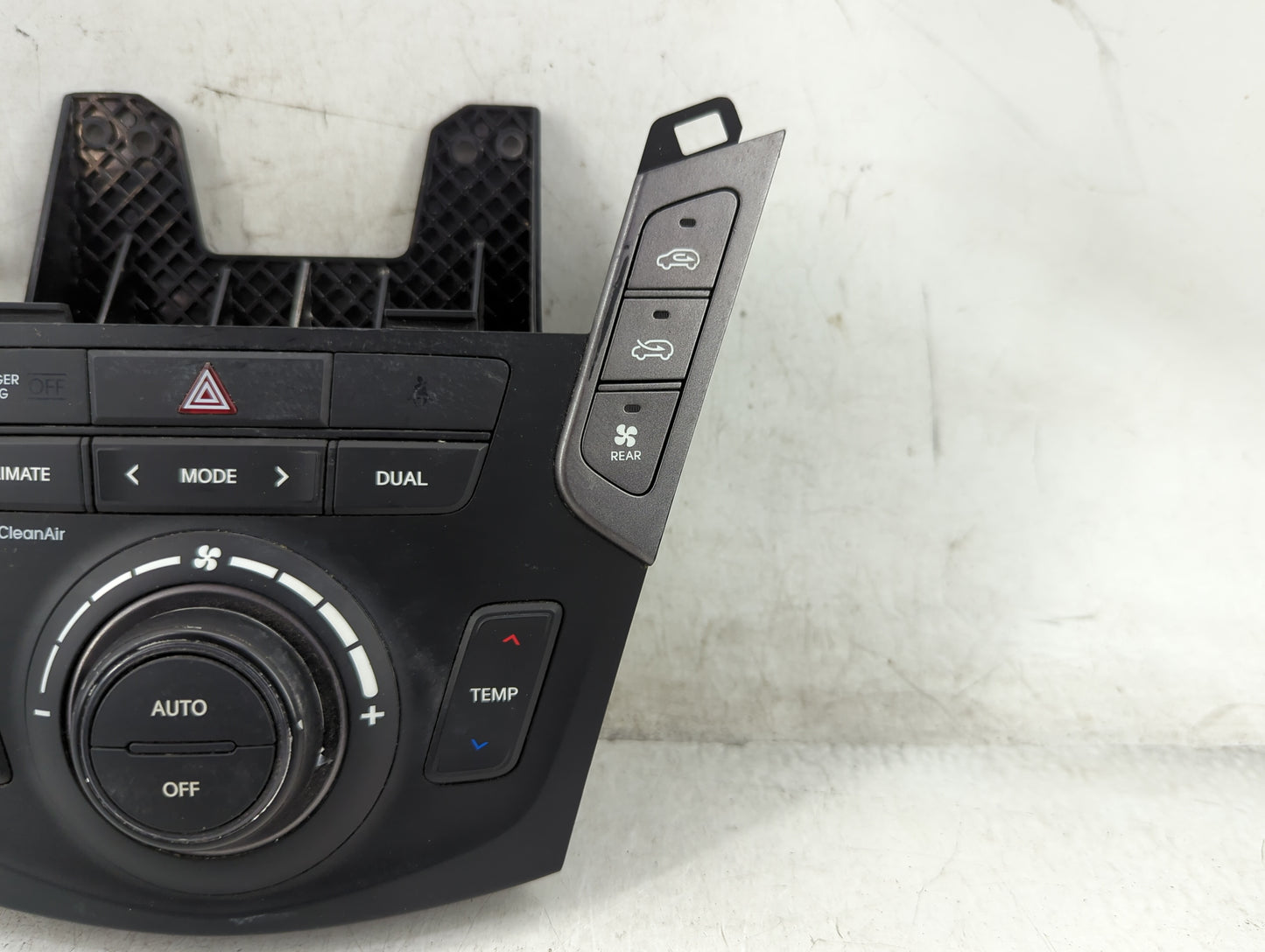2013-2016 Hyundai Santa Fe Climate Control Module Temperature AC/Heater Replacement P/N:97250-B8451 97250-4ZXXX Fits OEM Use