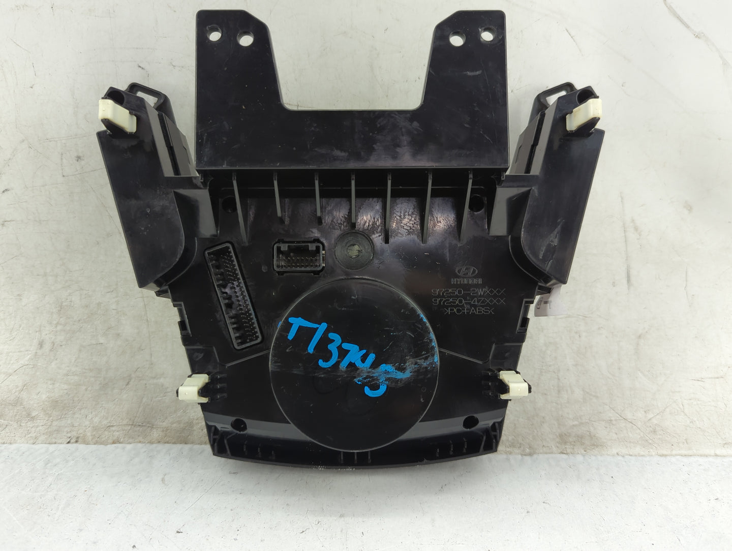 2013-2016 Hyundai Santa Fe Climate Control Module Temperature AC/Heater Replacement P/N:97250-B8451 Fits Fits 2013 2014 2015