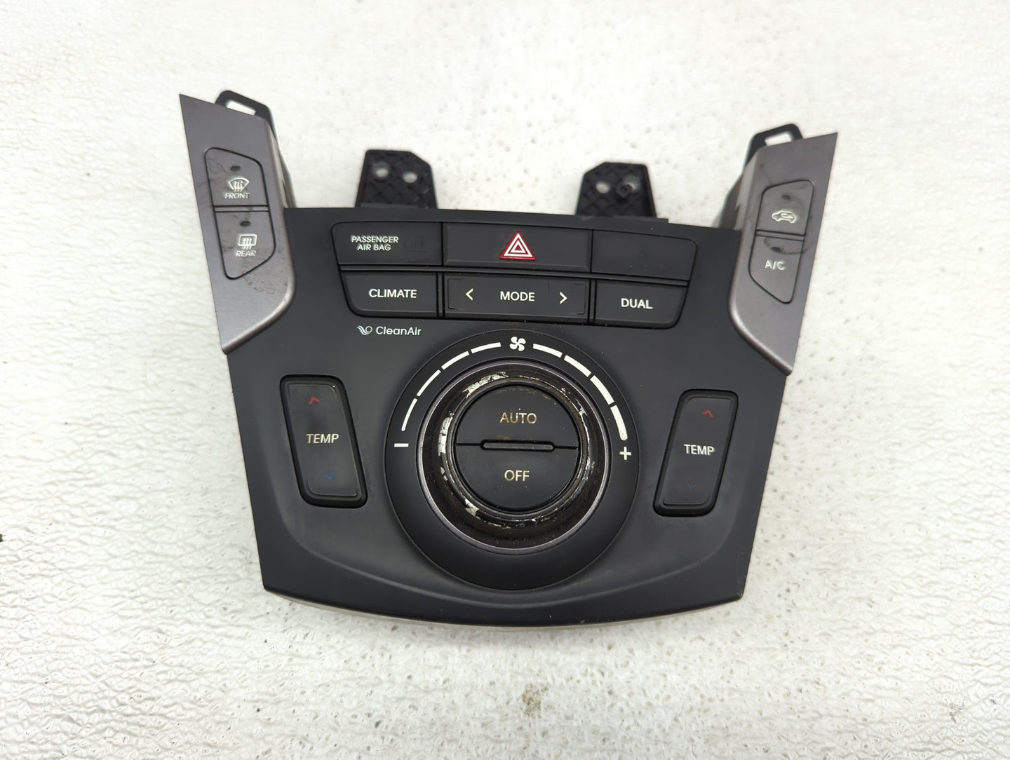 2017-2018 Hyundai Santa Fe Climate Control Module Temperature AC/Heater Replacement P/N:97250-2WXXX 97250-4ZXXX Fits OEM Use