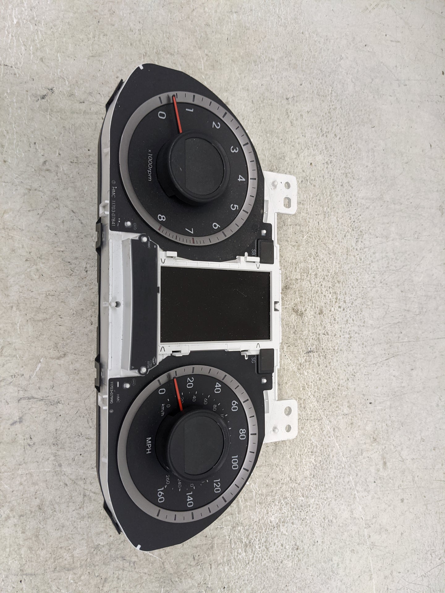 2013-2014 Hyundai Santa Fe Instrument Cluster Speedometer Gauges P/N:94011-4Z041 TN157560-79601H Miles:78K Fits Fits 2013 20
