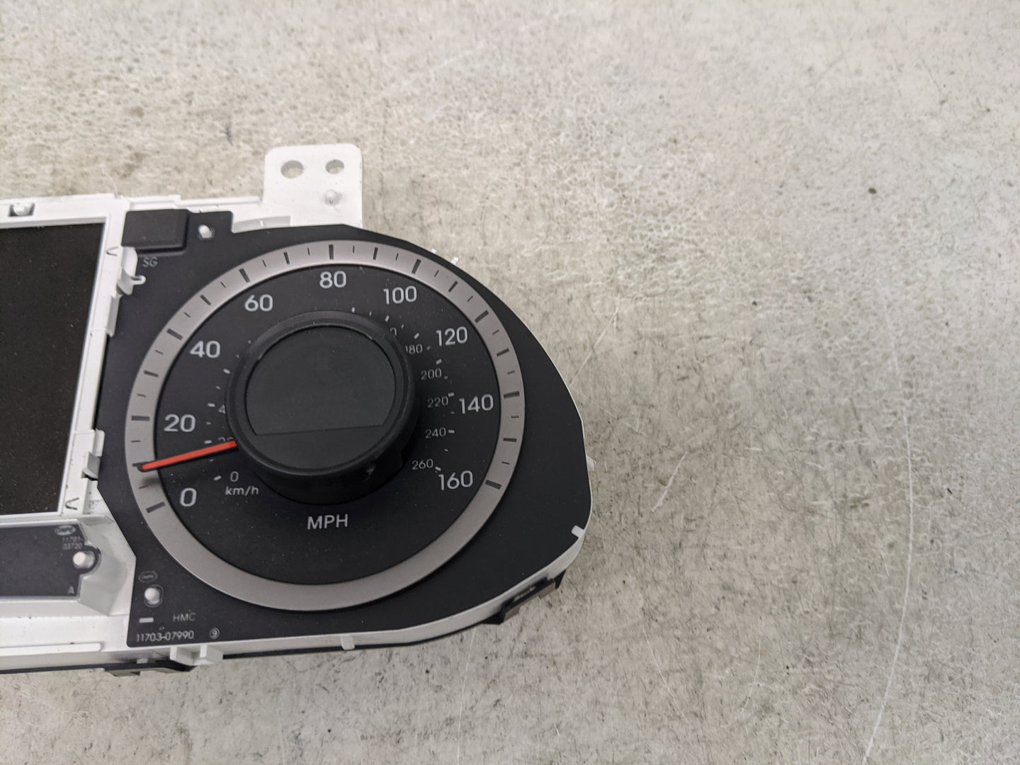 2013-2014 Hyundai Santa Fe Instrument Cluster Speedometer Gauges P/N:94011-4Z041 TN157560-79601H Miles:78K Fits Fits 2013 20