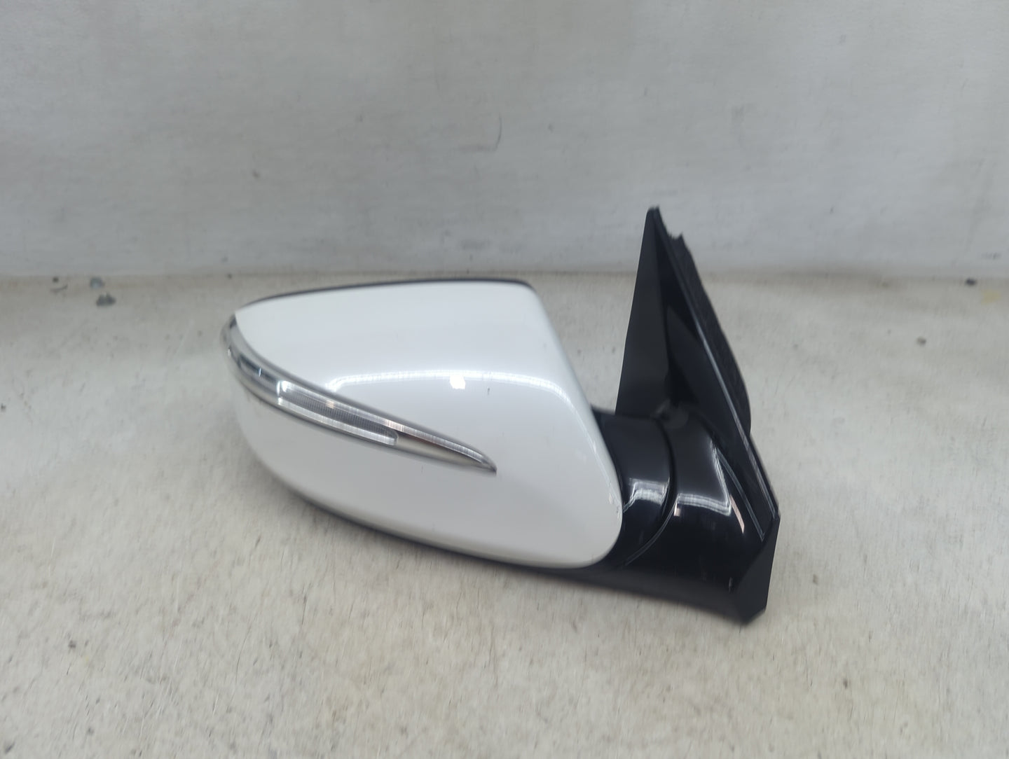 2014-2018 Hyundai Santa Fe Passenger Side View Mirror - Right Door Mirror OEM Used - Oemusedautoparts1.com