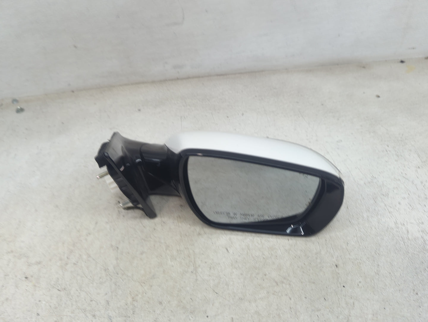 2014-2018 Hyundai Santa Fe Passenger Side View Mirror - Right Door Mirror OEM Used - Oemusedautoparts1.com